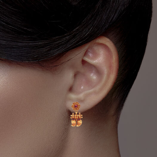 Gemset Gold Eardrops in Casting design